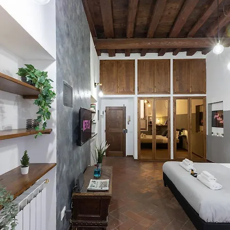 Lejlighed Ponte Vecchio 400 Mt *